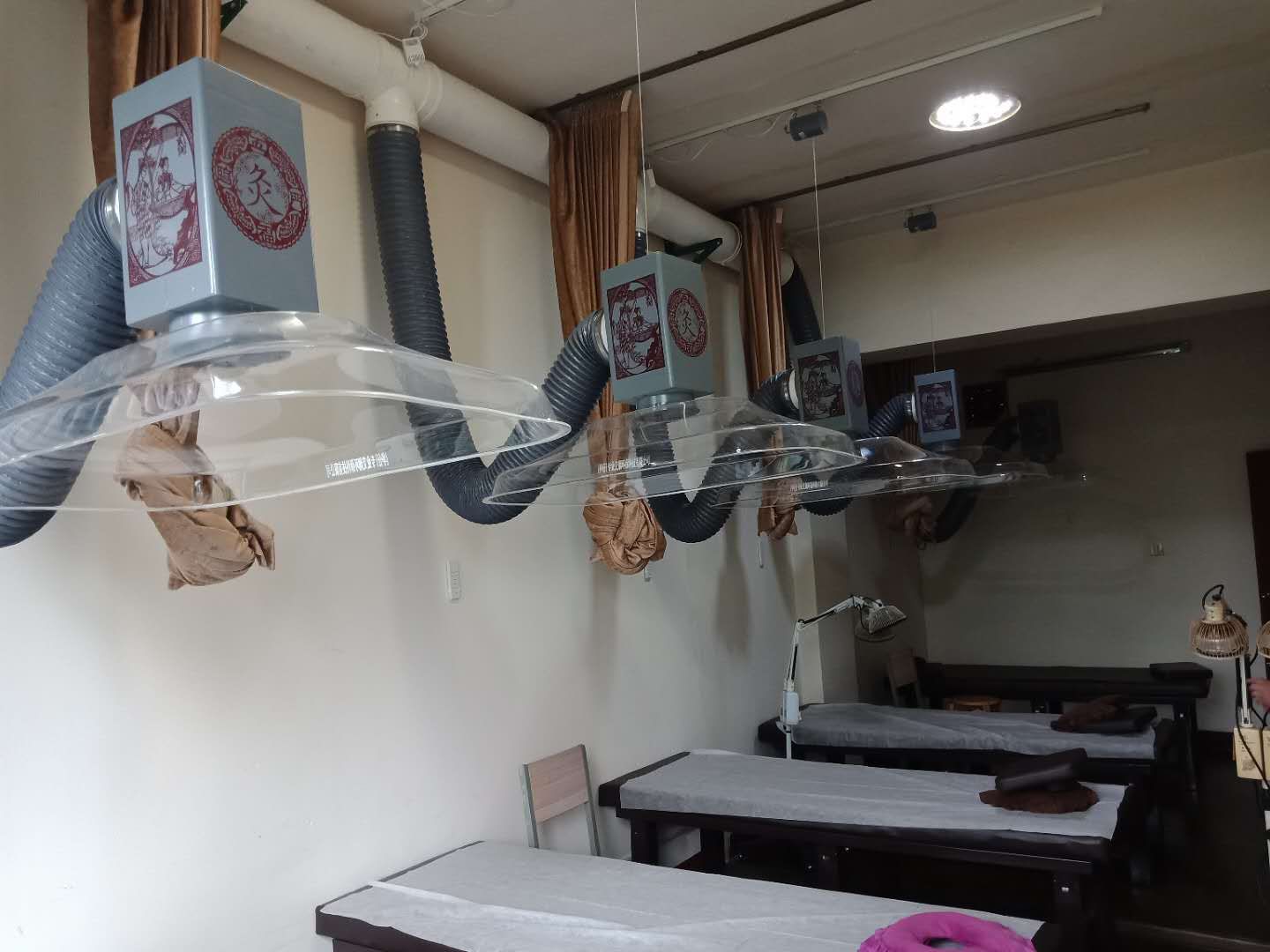杭州中醫診所（華仔）艾灸排煙系統安裝完工